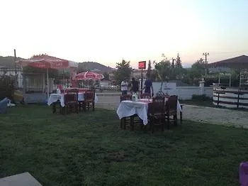 Ξενοδοχείο Our Place 3*