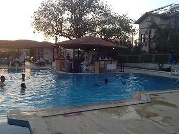 Our Place Ολουντενίζ