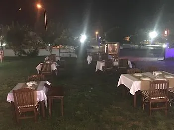 Our Place Ολουντενίζ